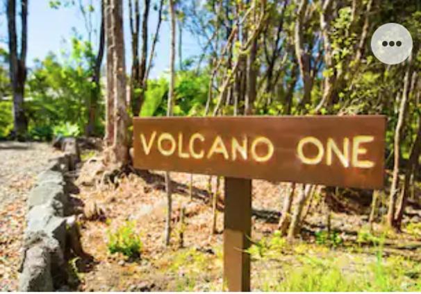 Volcano One - Modern Studio With Lanai Near Volcano National Park Exteriör bild